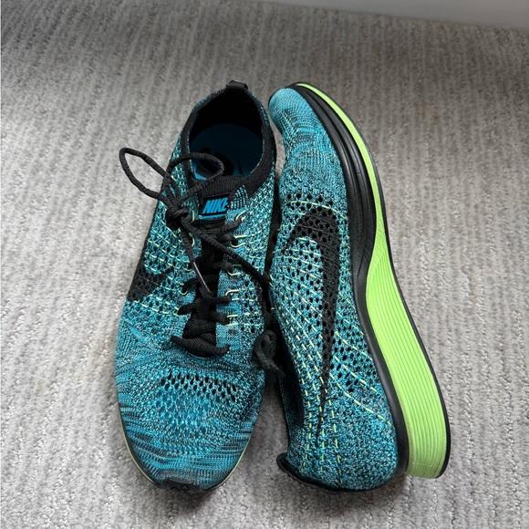 Nike Flyknit Racer - like new! - Picture 1 of 5